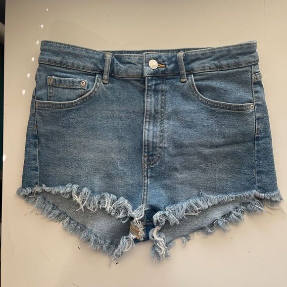 Zara Zip Fly High Rise Distressed Raw Frayed Hem Denim Jean Shorts Blue Size 8 - Picture 1 of 8
